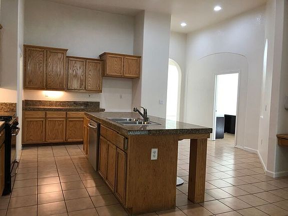 3rd image of 2447 Warlow Ln