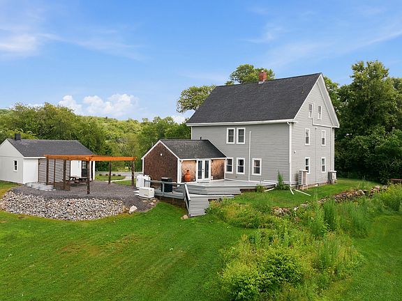 3rd image of 279 Middle Road