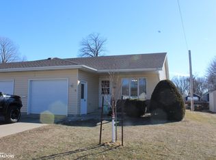 145 W 11th St, Garner, IA 50438