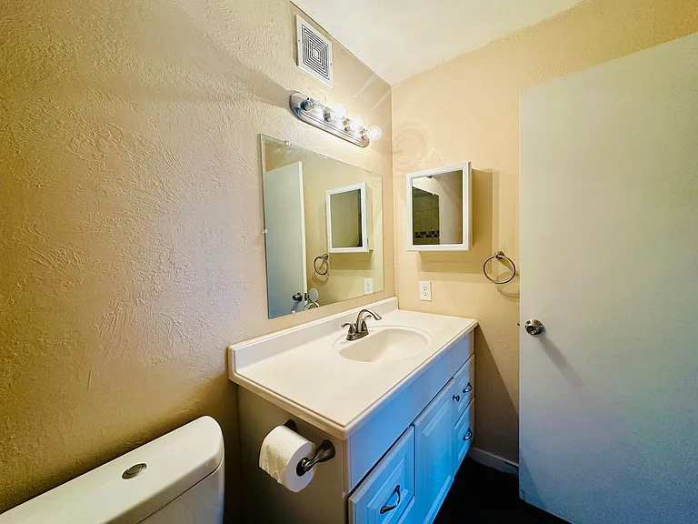 Bel Air Apartments — Photo 25