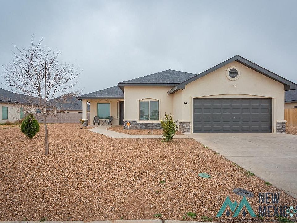 1st image of 38 Ironwood Pl