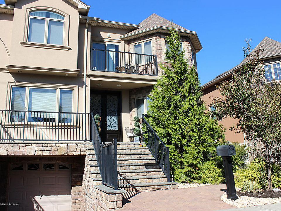 1st image of 15 Joline Ln