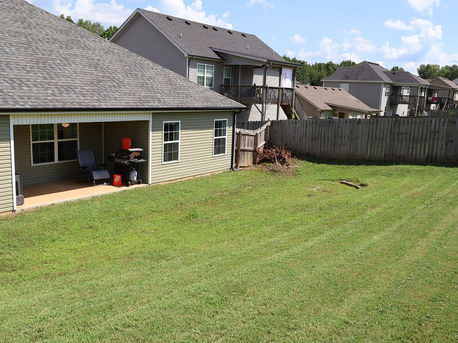 3 bed, 2.0 bath, 1580 sqft, $1,900 — Photo 2