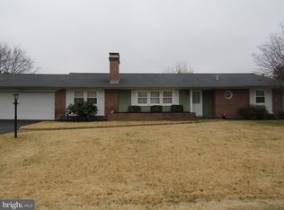 7 Mayfield Rd, Mechanicsburg, PA 17055