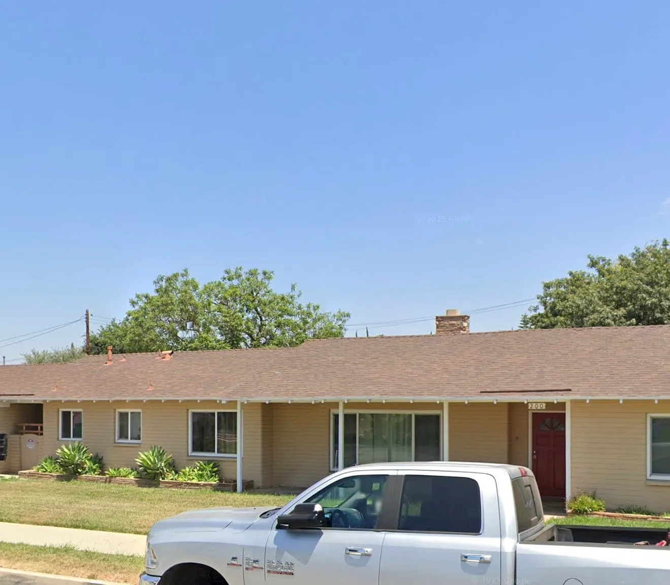 200 W Elm St — Photo 1