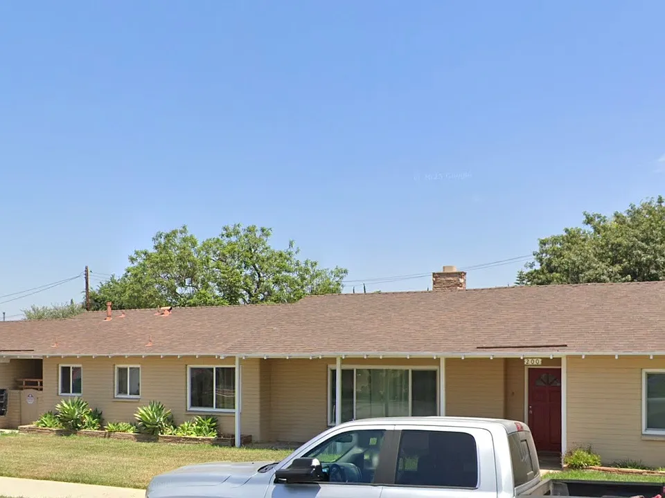 200 W Elm St