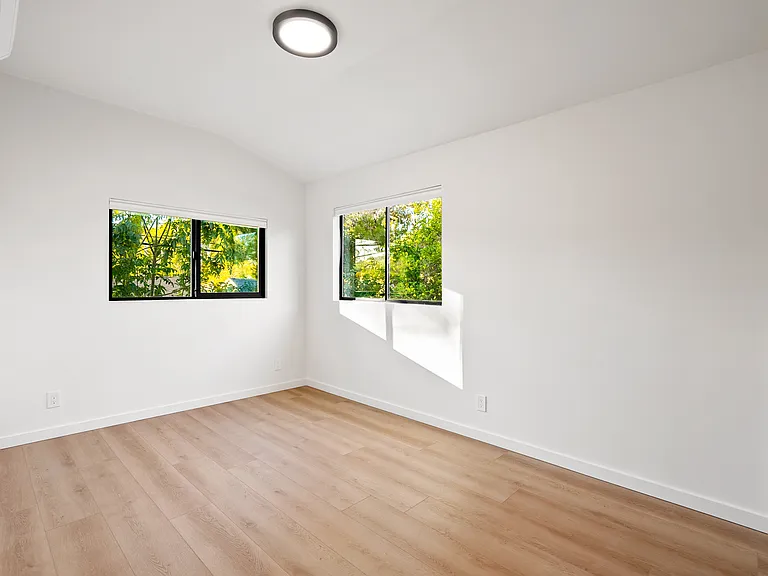 152 Cuesta Dr — Photo 9