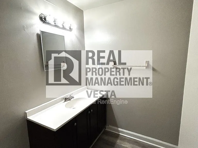 Riverbend Apartments — Photo 43