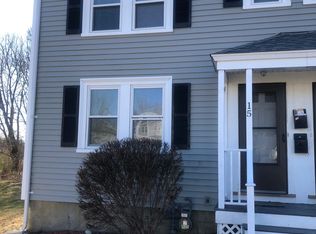 15 Shangri La Ln, Middletown, RI 02842