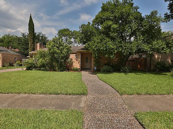 2nd image of 10807 Braes Forest Dr