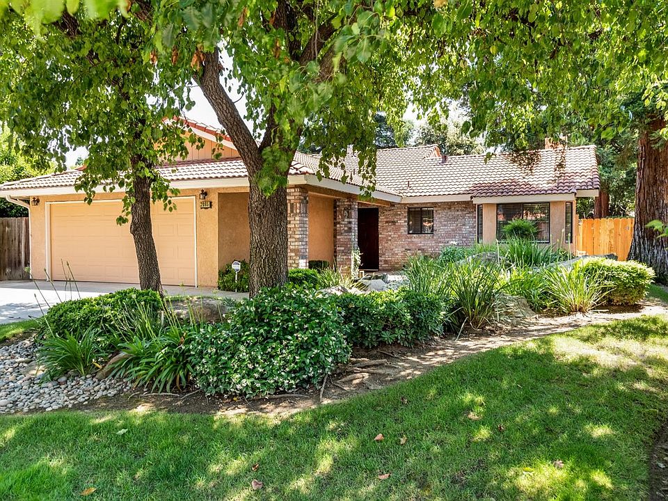 1st image of 2095 E El Paso Ave