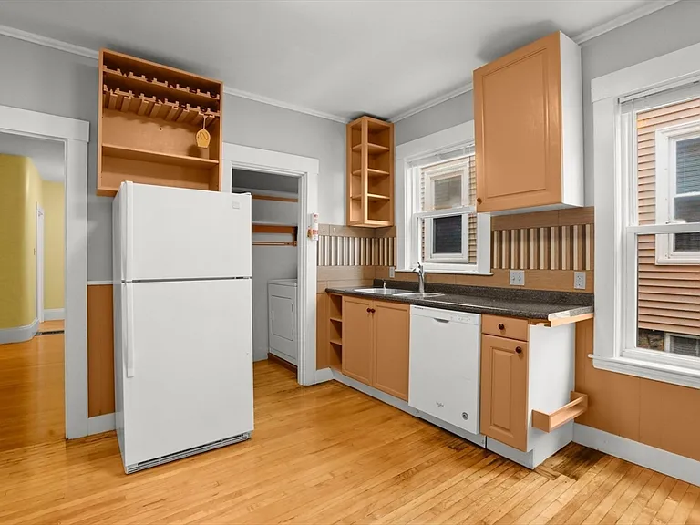 25 Tower St #1 — Photo 16