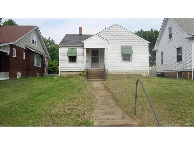 7809 W Main St photo 1