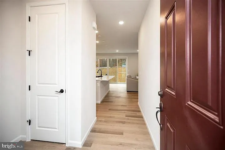 3 bed, 2.5 bath, 1840 sqft, $2,600 — Photo 3