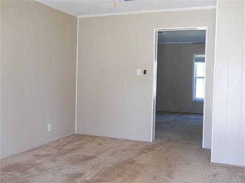 3rd image of 4010 Hagler Ln