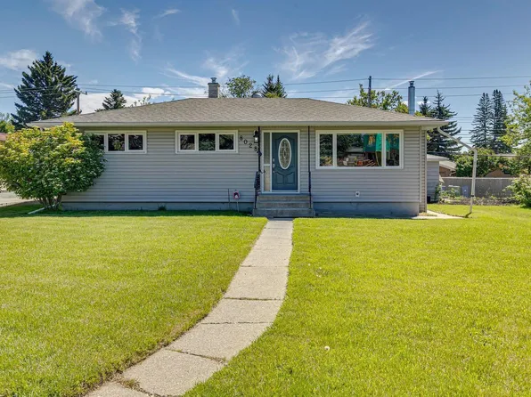 8028 5th St SW, Calgary, AB T2V 1C5