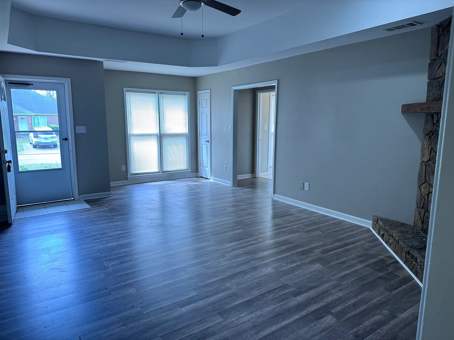 3 bed, 1650 sqft, $1,800 — Photo 2