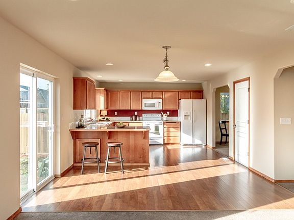 4th image of 1702 178th Street Ct E