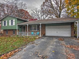 1924 Loganberry Ln, Crown Point, IN 46307