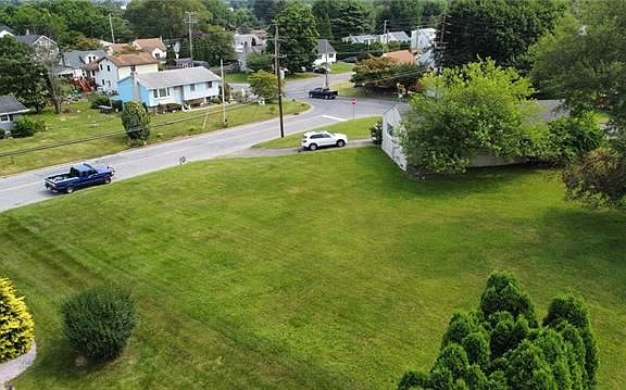4th image of 602 Apple Blossom Rd