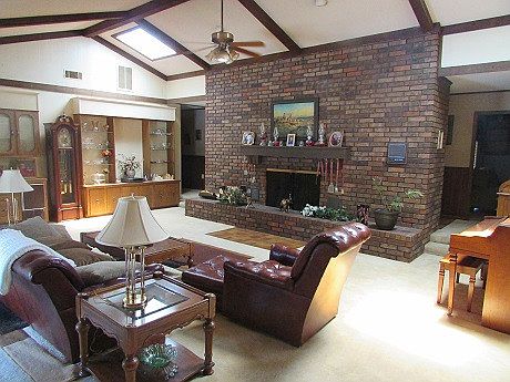 3rd image of 304 Roosevelt Pl