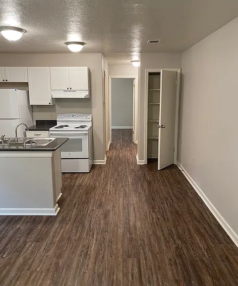 1818 Brinson St #B — Photo 12
