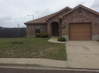 202 Pin Oak St, Laredo, TX 78043