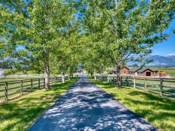 786 Moondance Ln, Corvallis, MT 59828