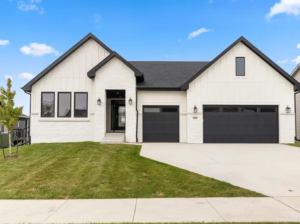 335 NW Red Oak Dr, Waukee, IA 50263