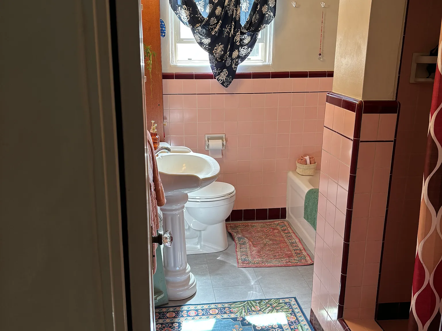 3 bed, 4000 sqft, $1,600 — Photo 4