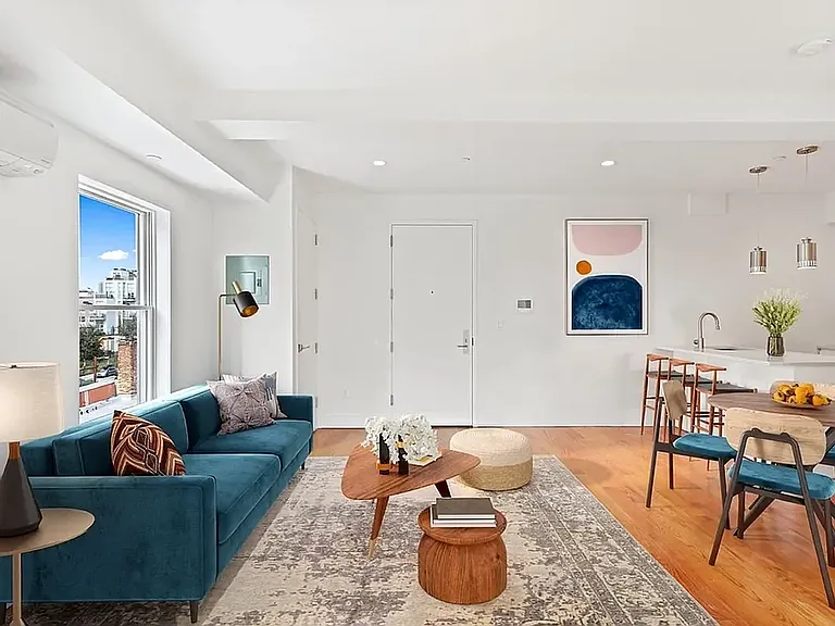 61 Montrose Ave #3D — Photo 2
