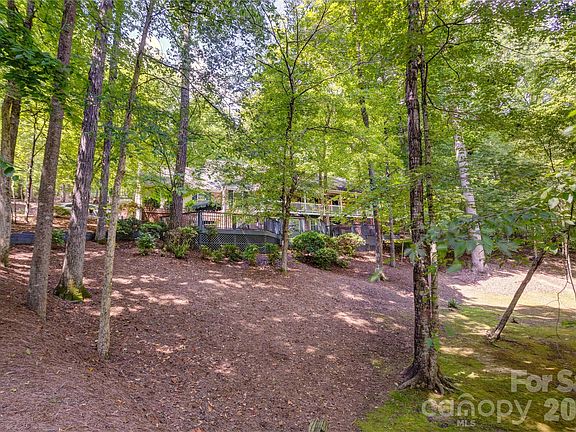4th image of 129 Overbrook Dr NE