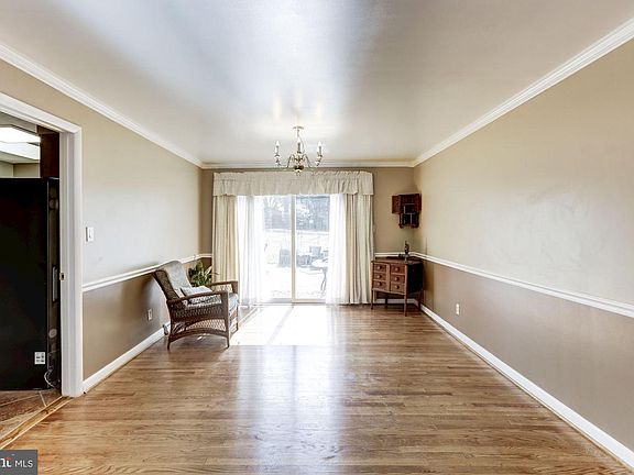 5th image of 17 Forest Dr