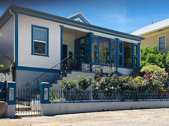 Front w/raised Rose Beds