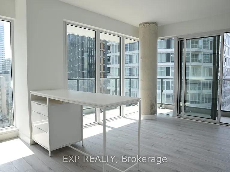 77 Shuter St #1813 — Photo 9