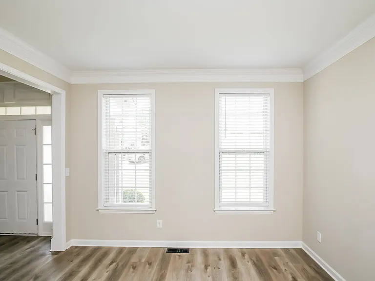 410 Amesbury Cv SW — Photo 11