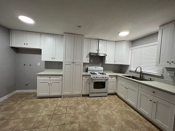 3rd image of 11741 Stuart Dr #1