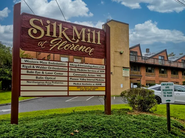 267 Locust St APT 1E, Northampton, MA 01062