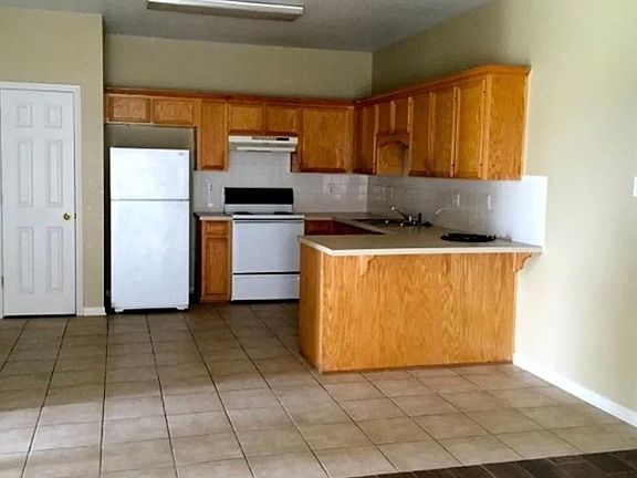 4th image of 3205 Raven Dr APT A
