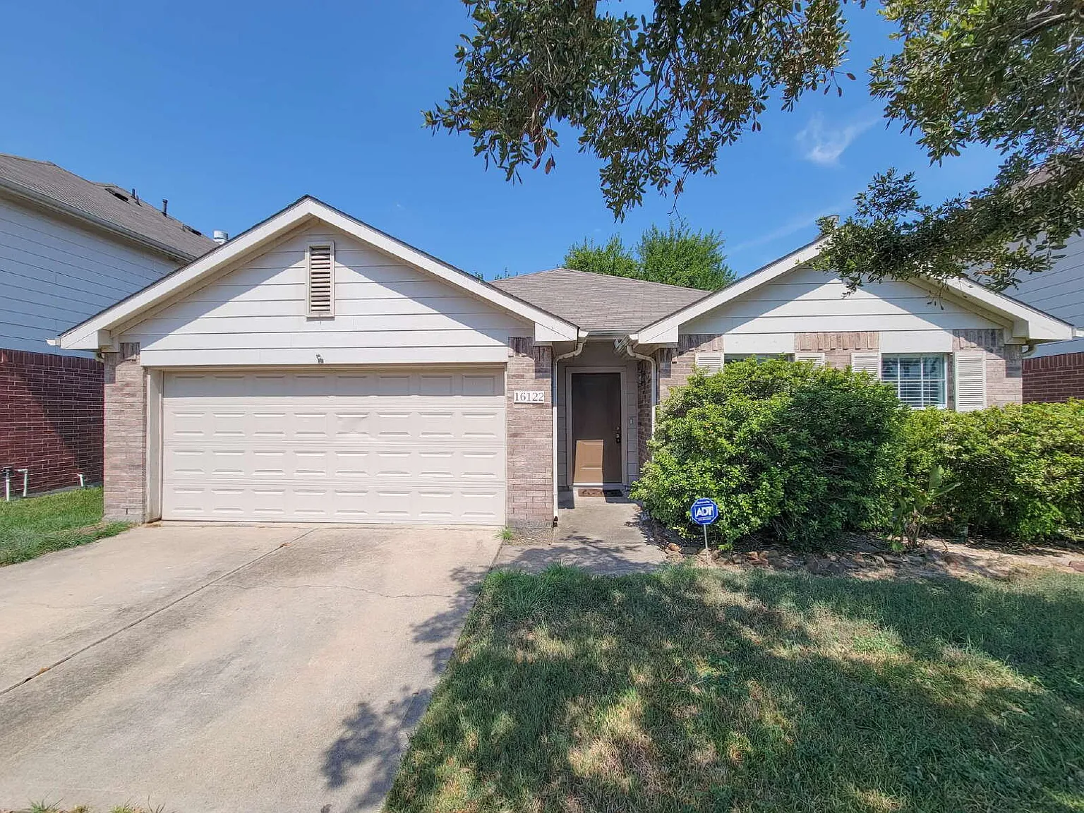 3 bed, 2.0 bath, 1905 sqft, $1,750 — Photo 3