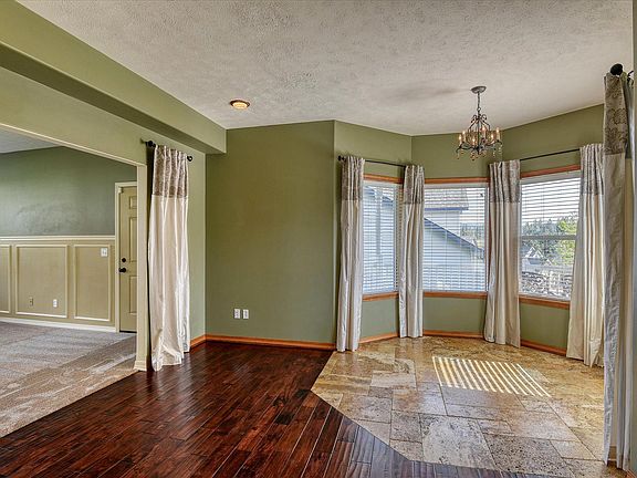 4th image of 2807 S Man O War Ln