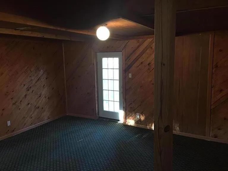 Access to Lower Level Deck
