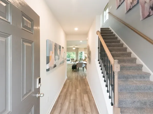 Paisley Plan, Village at White Pine