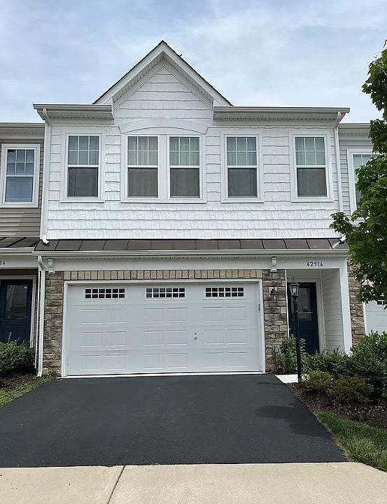 1st image of 42516 Benfold Sq