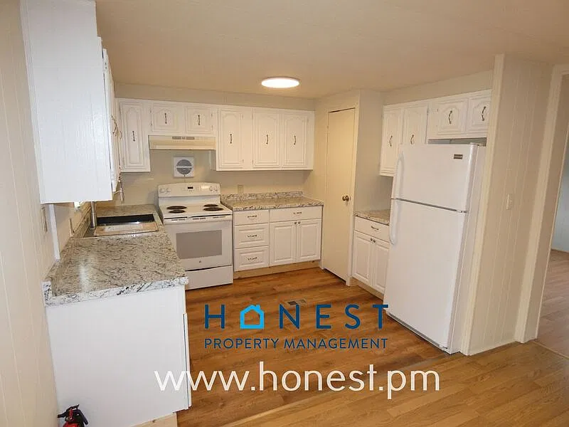 3 bed, 2.0 bath, 1104 sqft, $1,850 — Photo 2