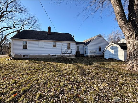 3rd image of 92 Waller Ave
