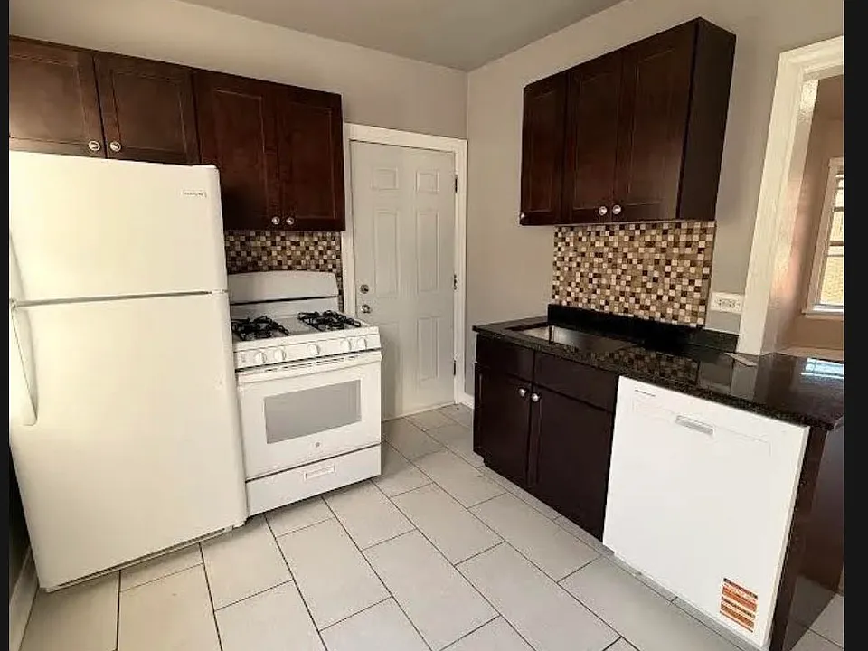 4025-33 W Melrose St #4025-33