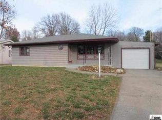 703 Swails Dr, Wathena, KS 66090