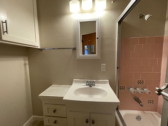 4th image of 3311 W Alameda Ave E