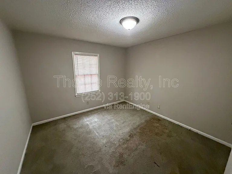 2257 Sherwood Ave — Photo 20